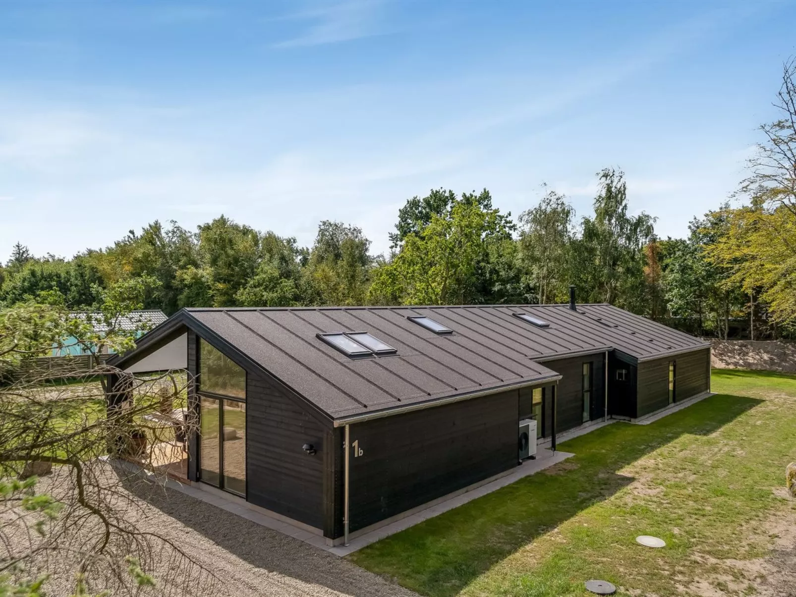 "Zoya" -  from the sea-Buiten