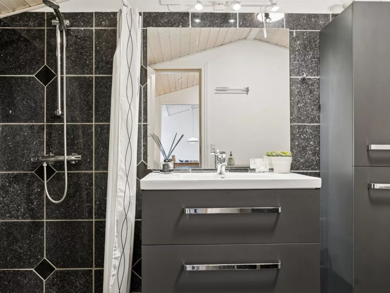 "Sixten" - 400m to the fjord-Binnen