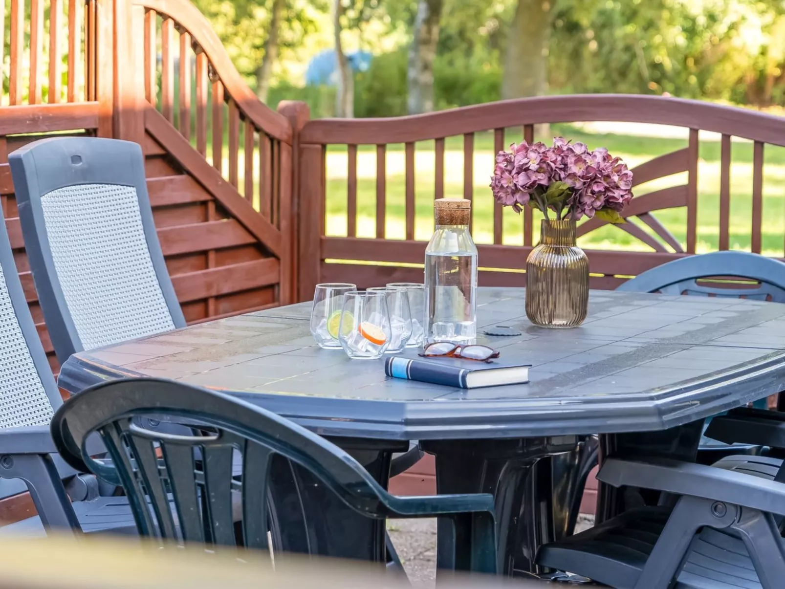 "Eiko" - 400m to the fjord-Buiten