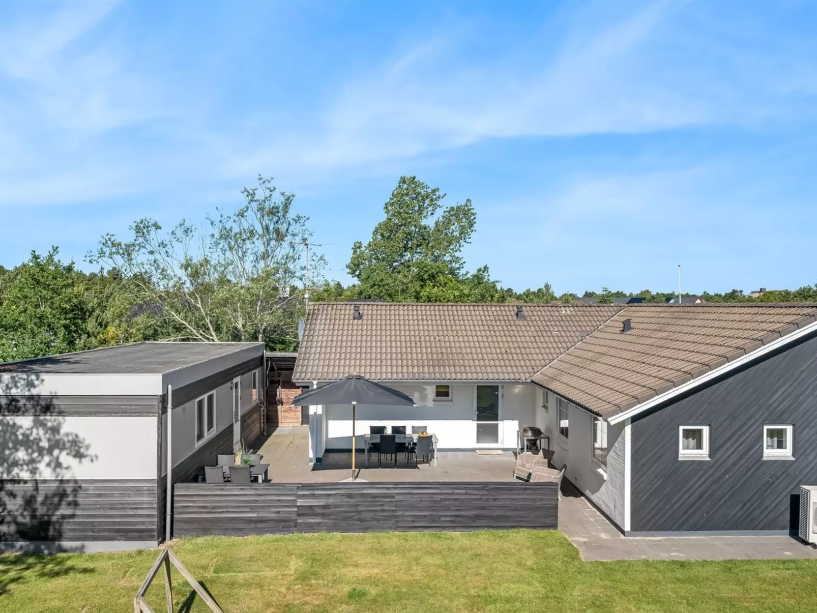 "Guthbrand" - 1.3km from the sea-Buiten