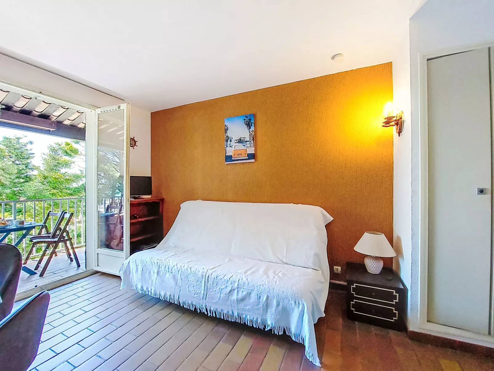 Les Aigues Marines-Binnen