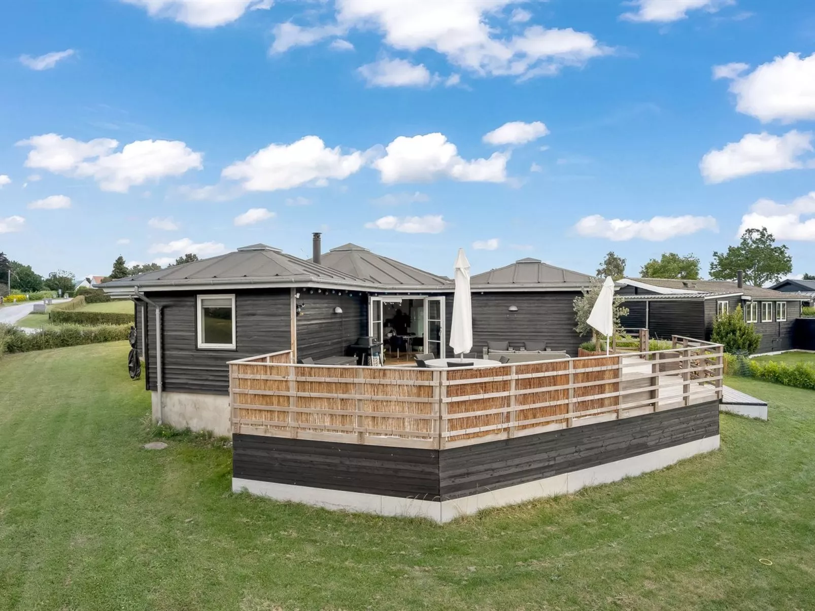 &quot;Glenda&quot; - 2.1km from the sea-Buiten