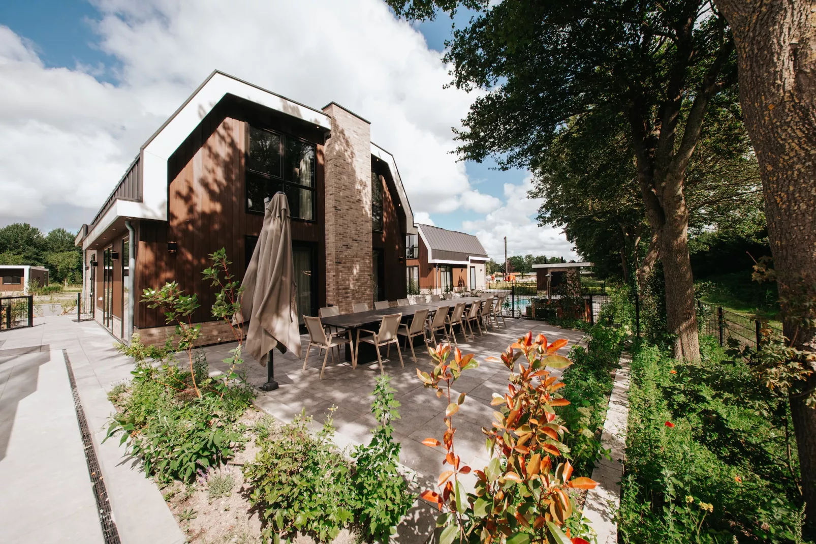 Villa Watergloed | 16 personen-Buitenkant zomer