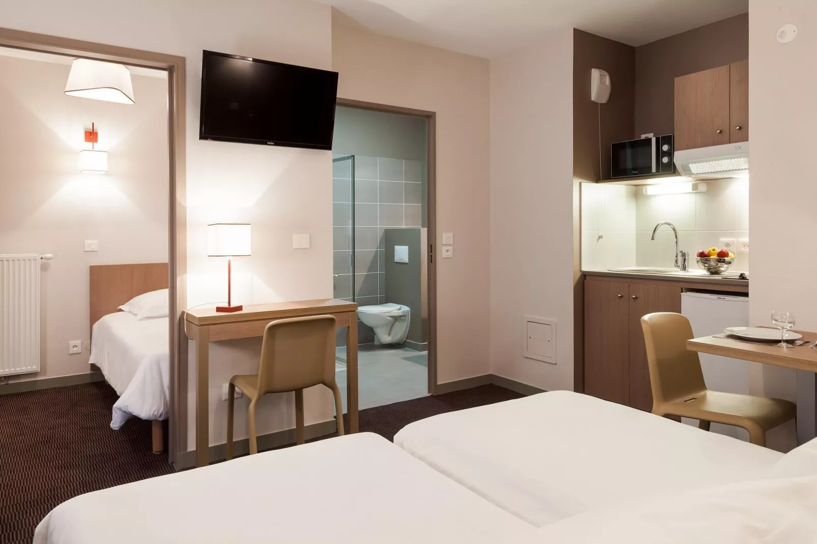 NEHÔ SUITES PORTE DE GENEVE - Triple Room-Slaapkamer