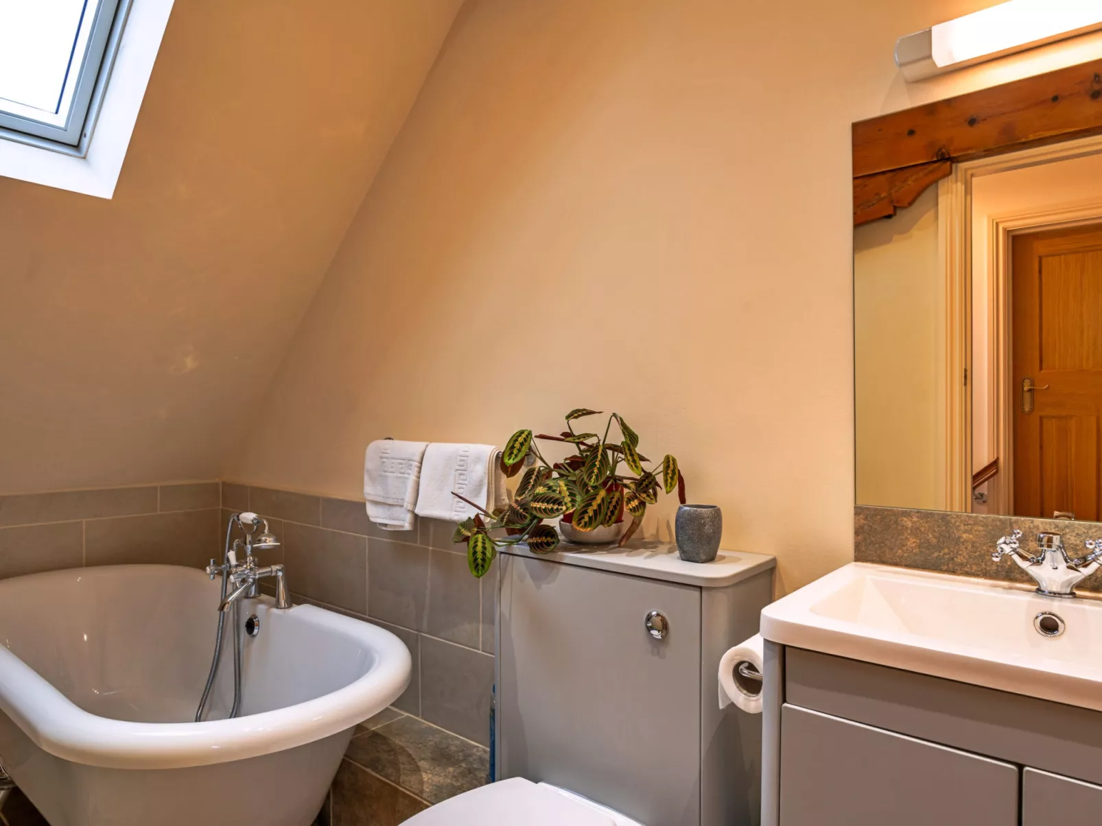 Lower School Cottages-Binnen