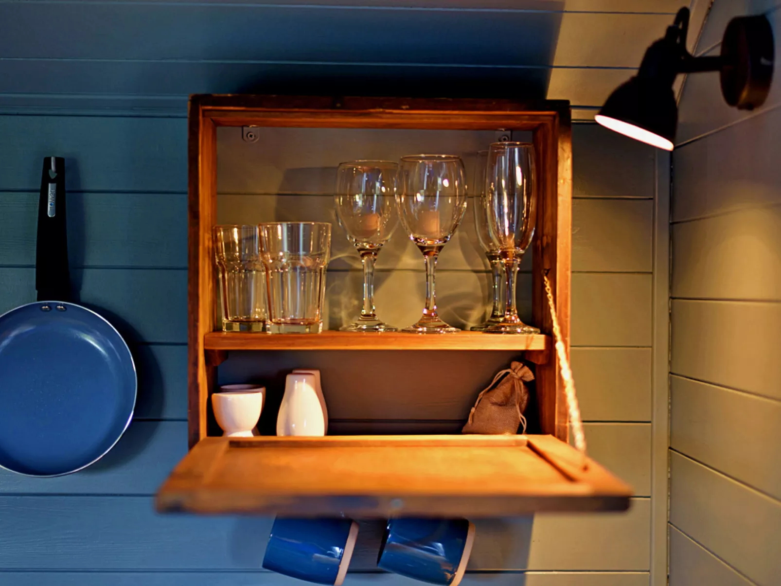 'Susanna' Poachers Hut-Binnen