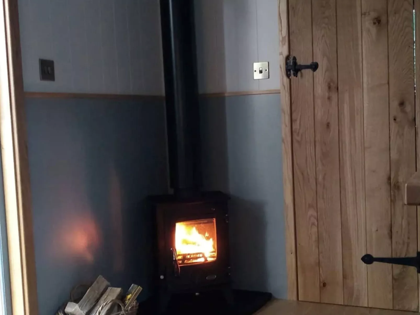 The Bakers Hut-Binnen