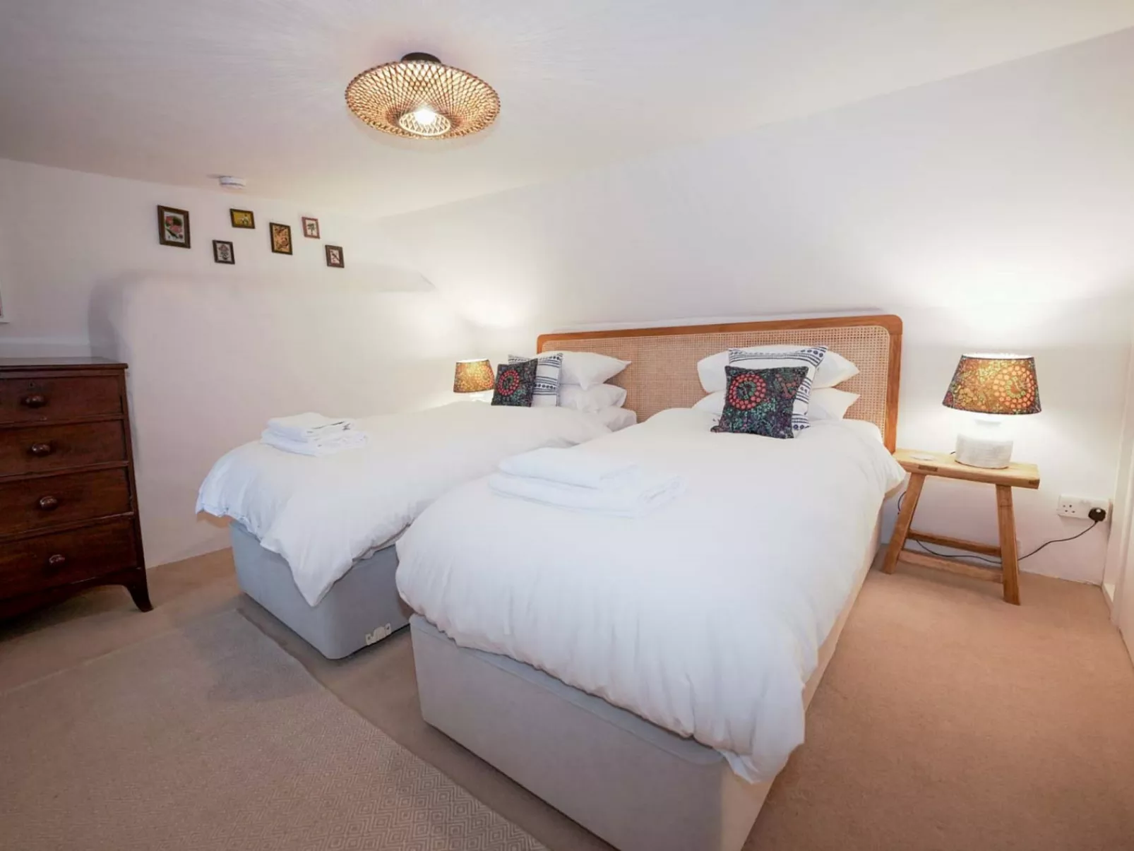 Old Lanvean Cottage-Binnen