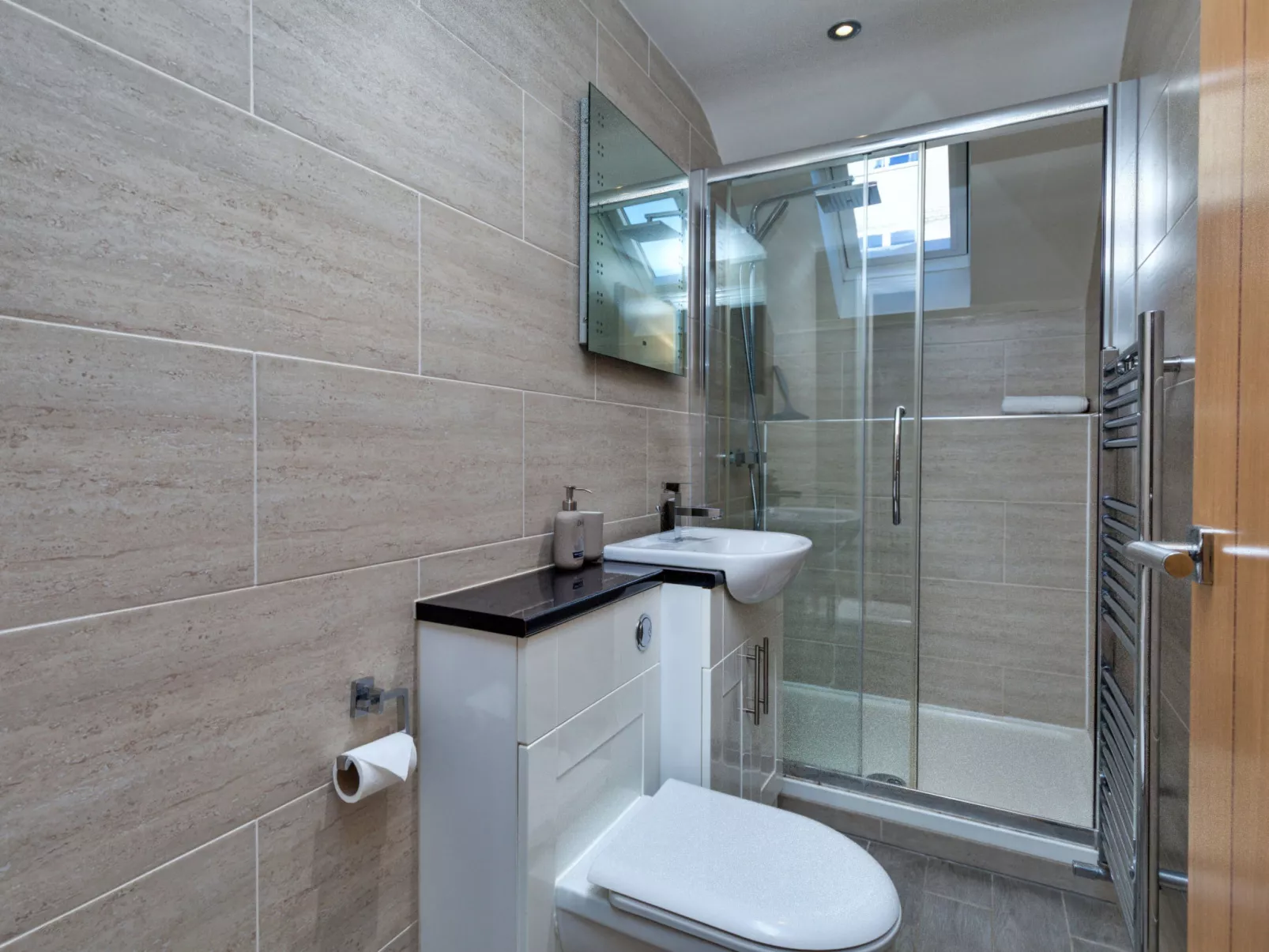 The Boat House - Binnen