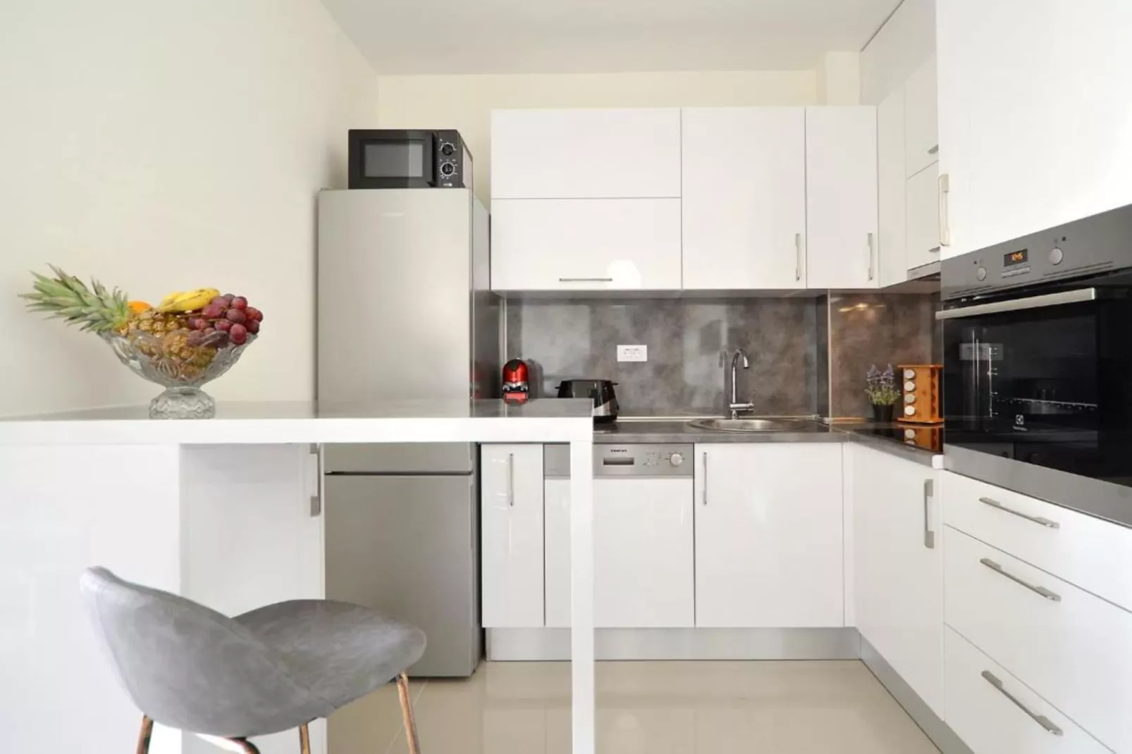 Apartment Sunshine Trogir - Three Bedroom Apartment with Balcony-Keuken
