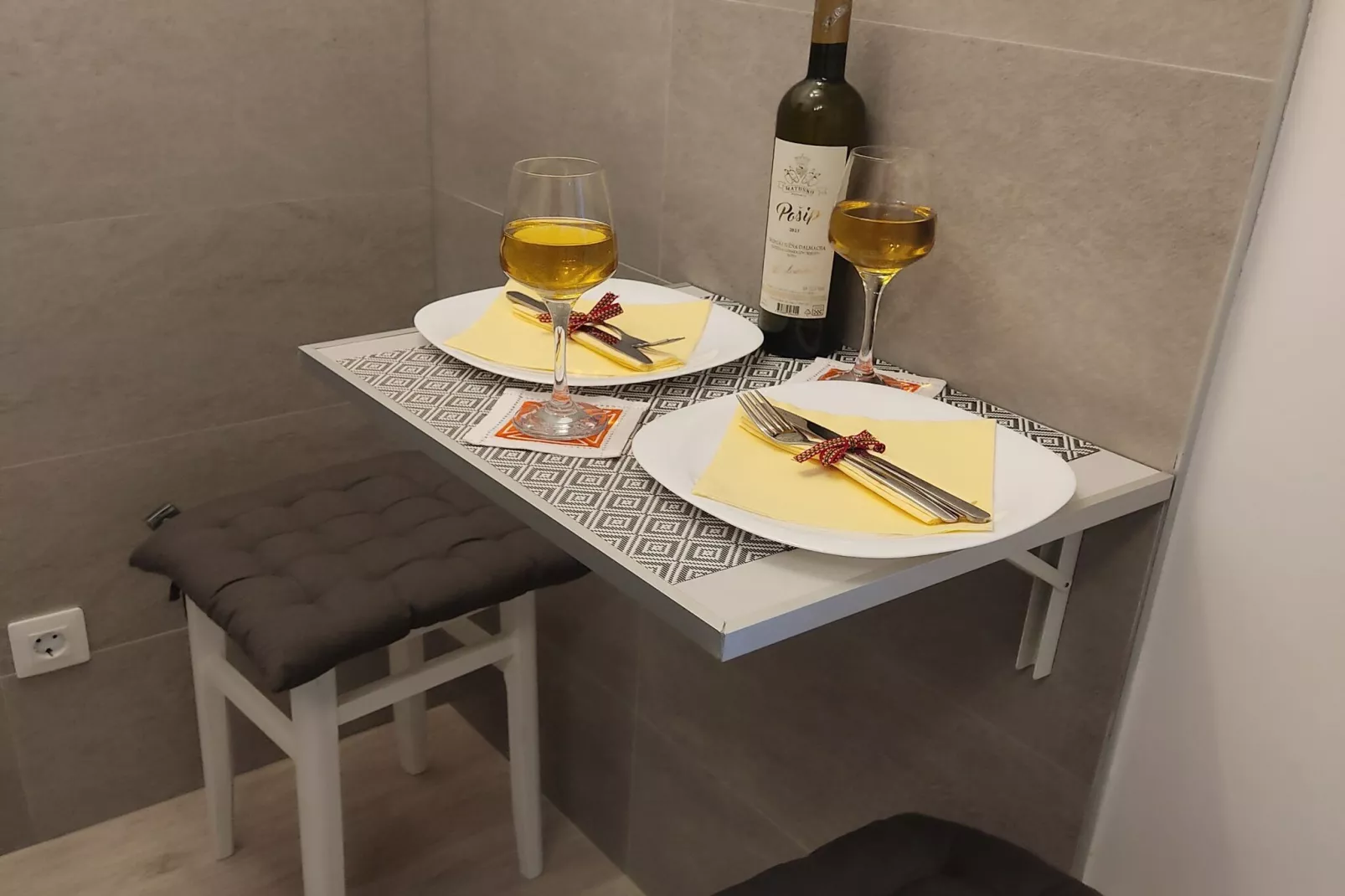 Room Porat 2 with Private Terrace - Double Bedroom with Private Terrace-Eetkamer