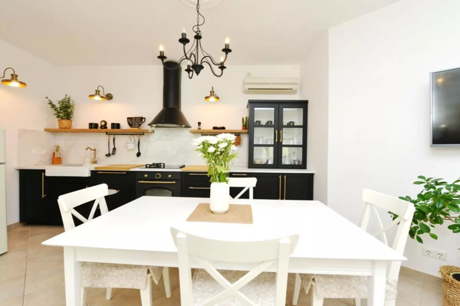 Two-Bedroom Apartment (Maslina)-Keuken