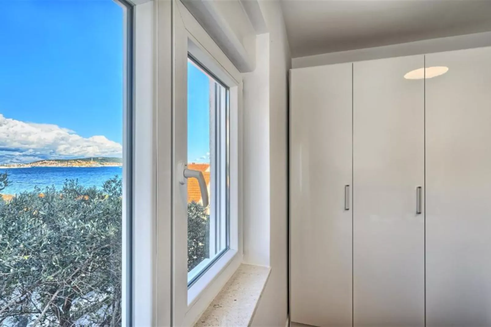 Two-Bedroom Apartment With Balcony And Sea View