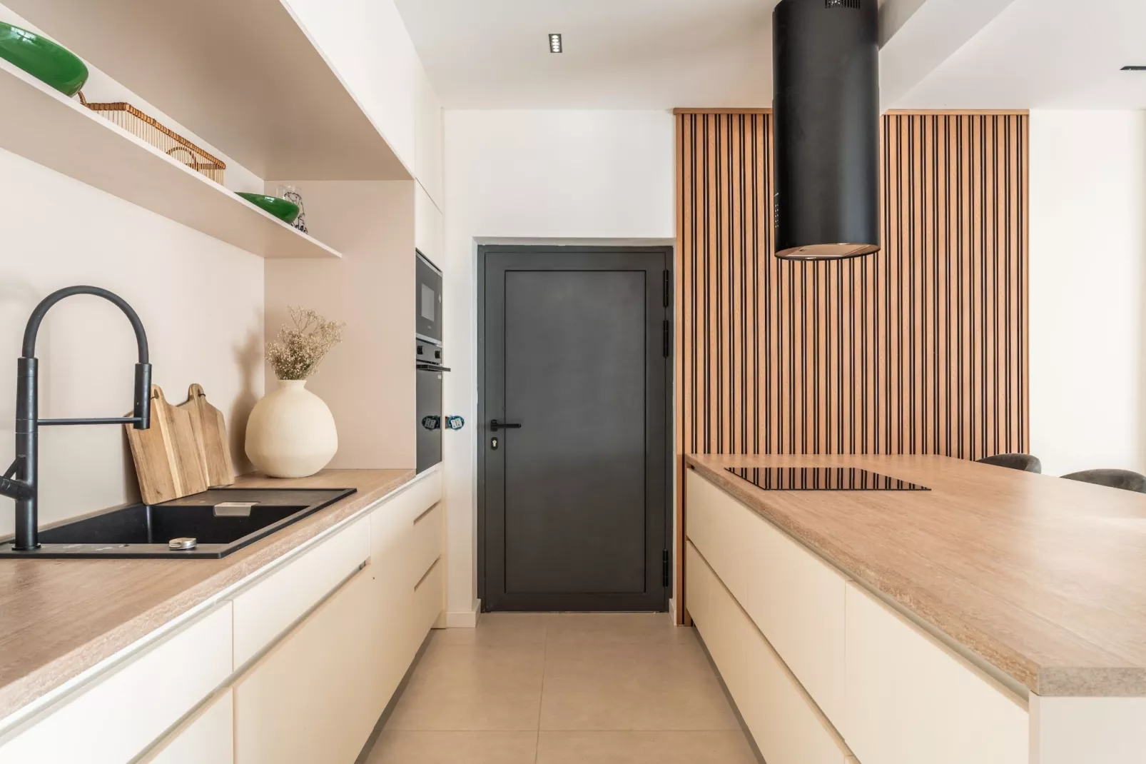 Villa Freedom - Five Bedroom House with Balcony-Keuken