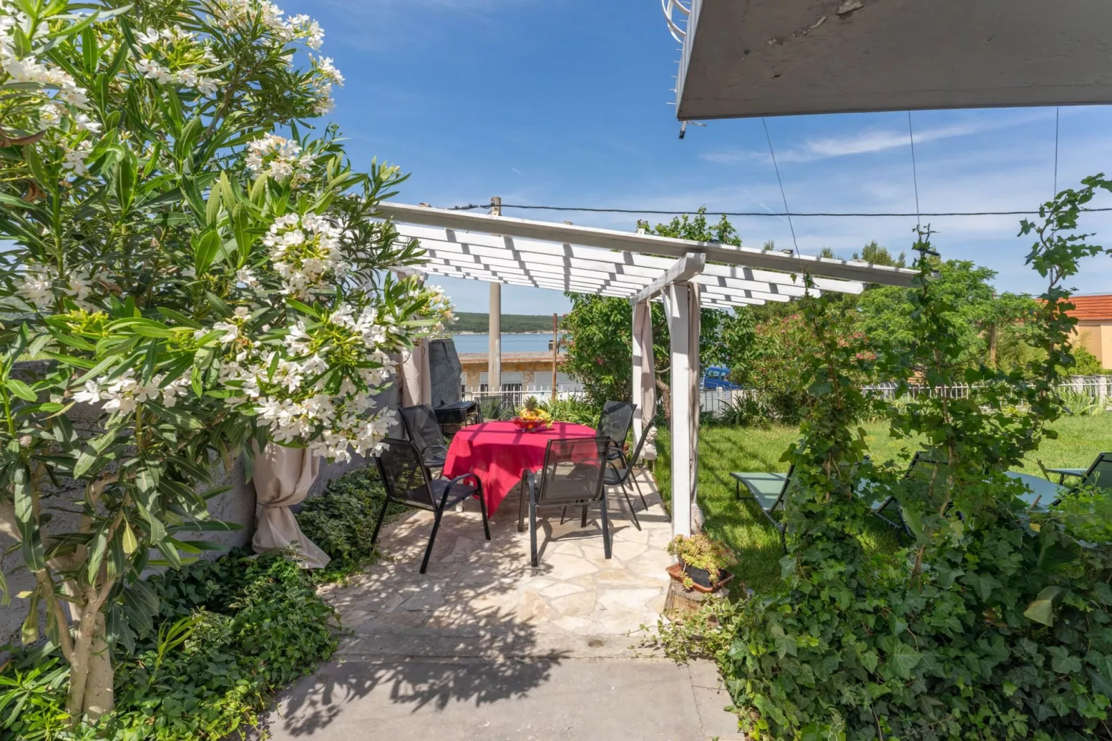 Holiday Home Sanda - Four Bedroom Holiday Home with Terrace-Tuinen zomer