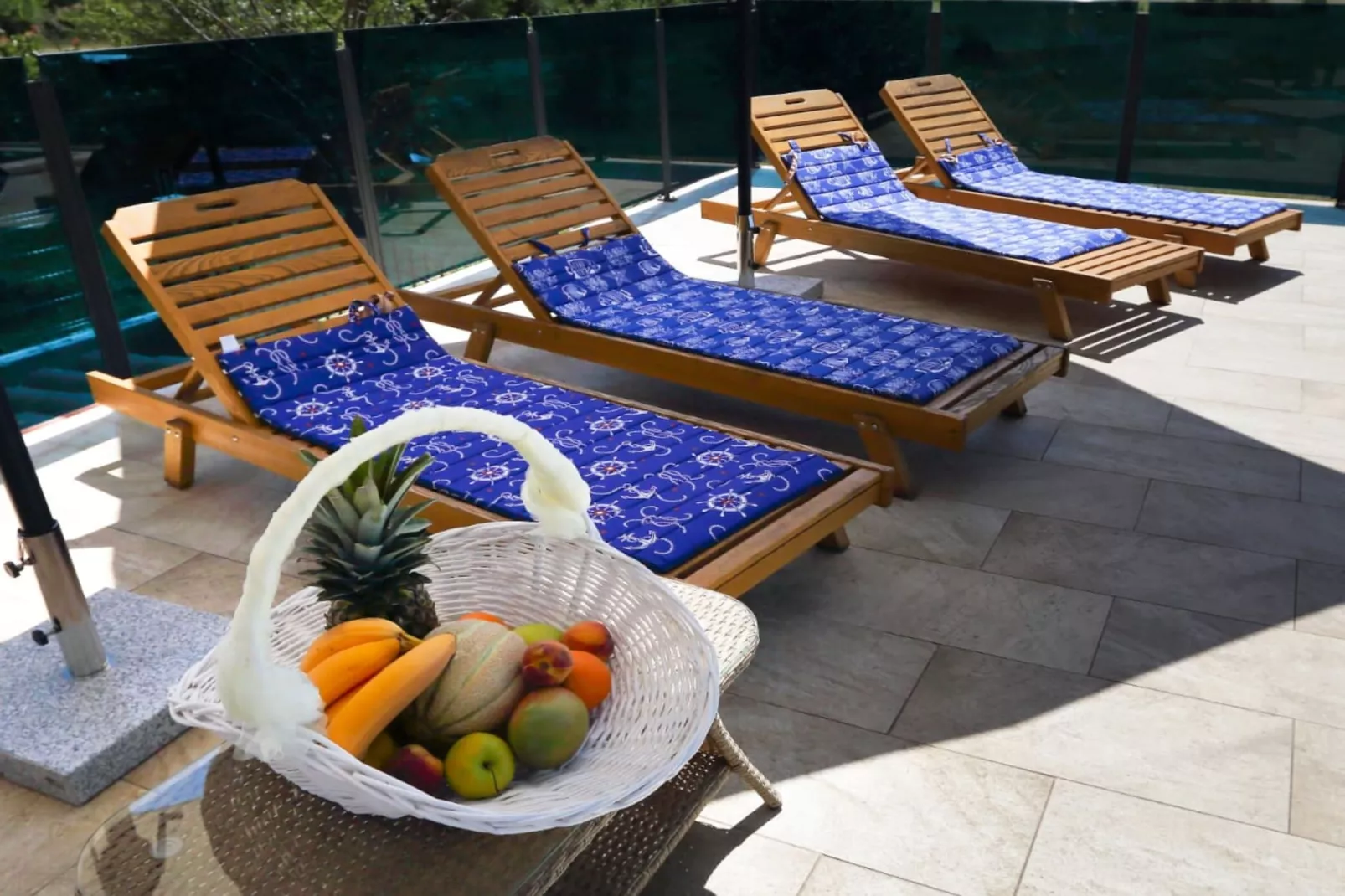 Holiday Home Marana - Five Bedroom Holiday Home-Zwembad