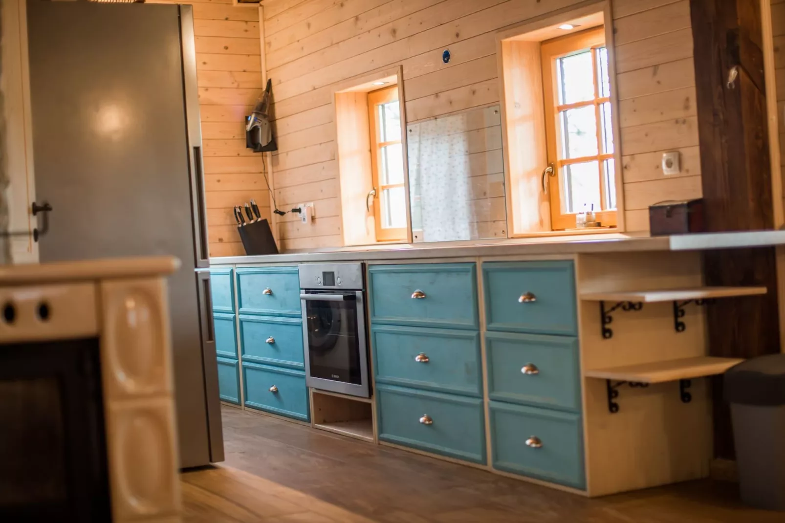 Serene Rustic Haven Holiday Home with Sauna - Two Bedroom Holiday Home with Sauna-Keuken