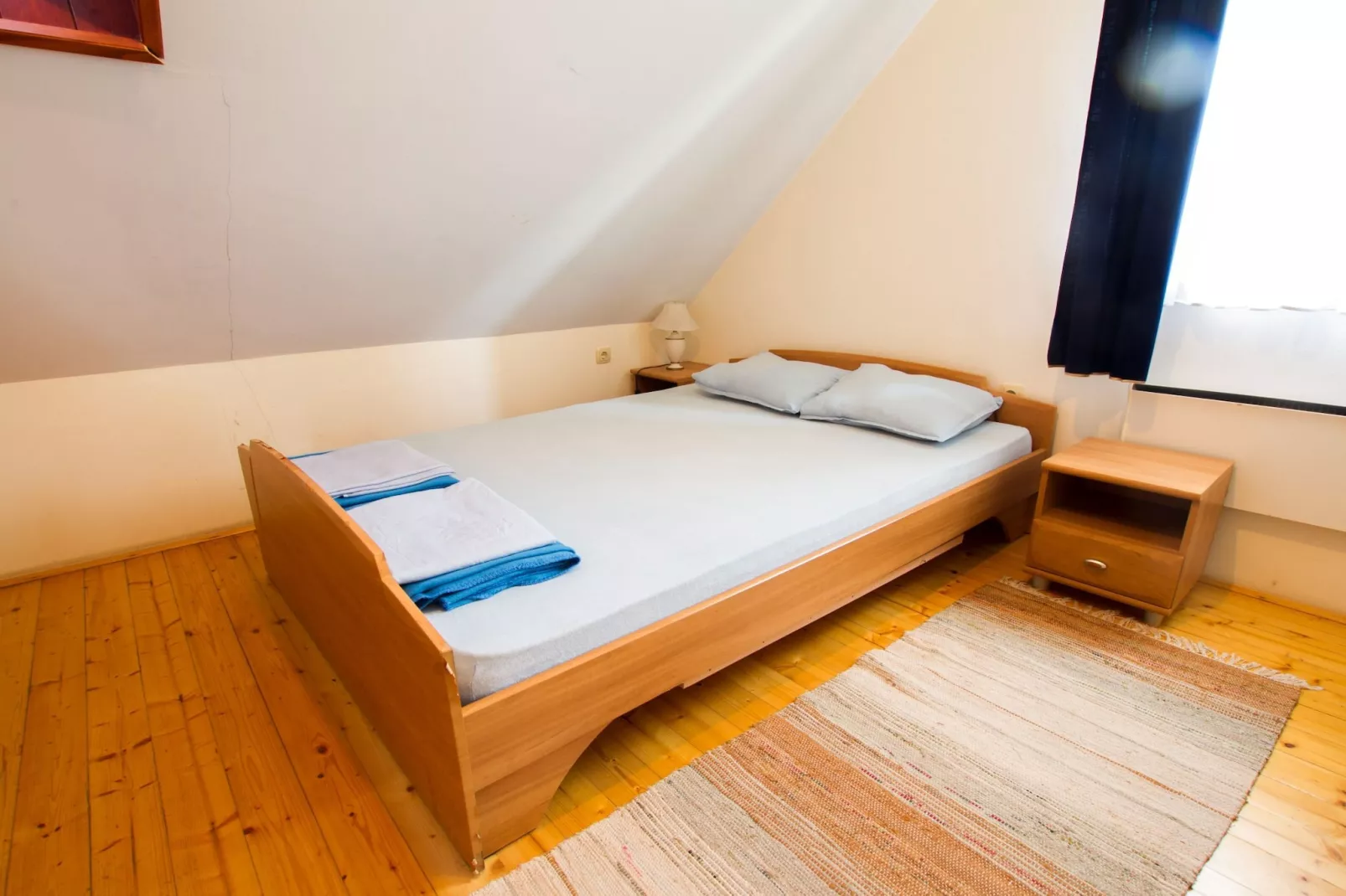 Rustic Charm Cottage Country House with Sauna - Five Bedroom  Holiday Home with Sauna