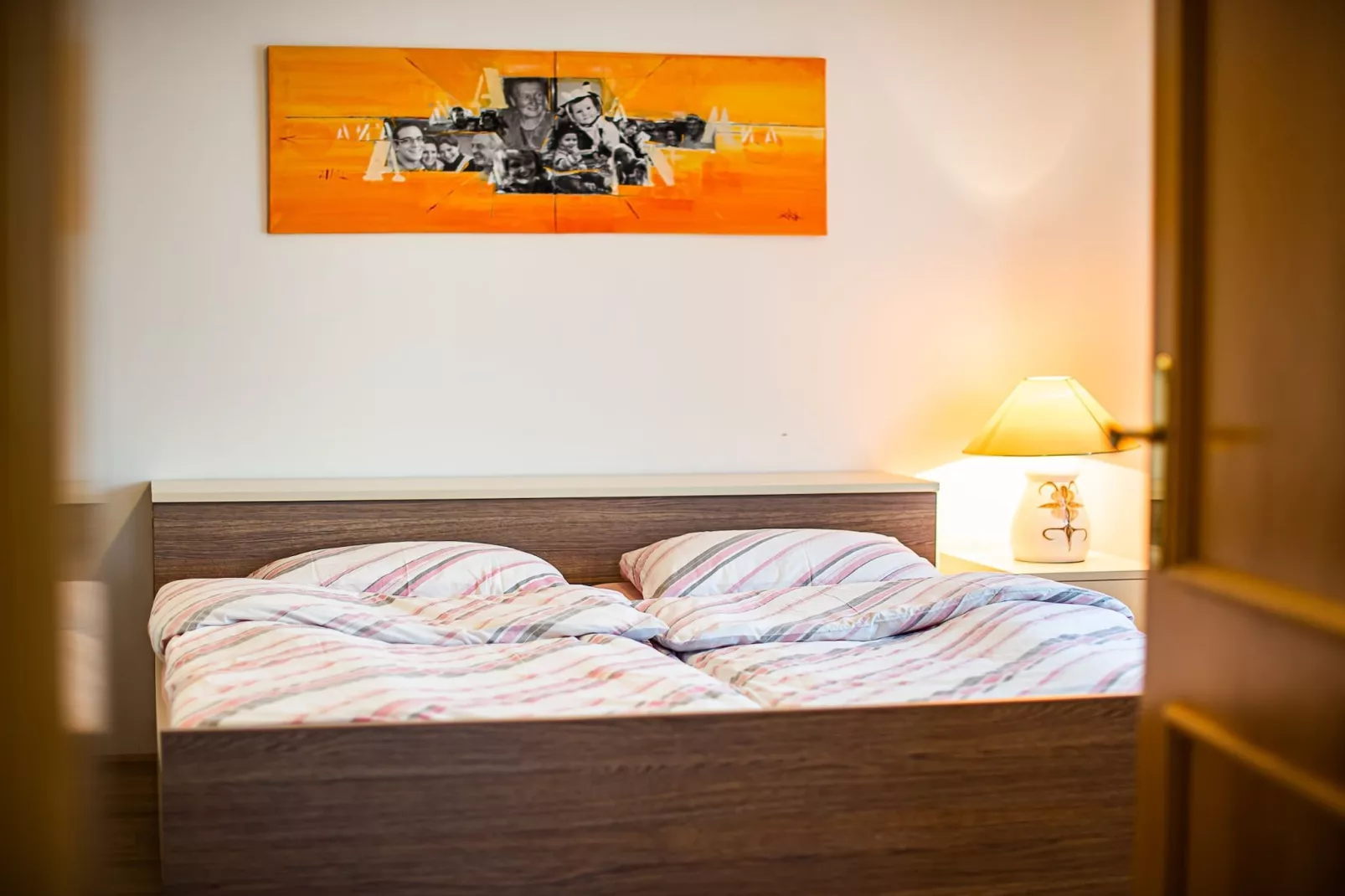 Relaxing Retreat with Hot Tub in Sevnica - Three Bedroom Apartment-Slaapkamer