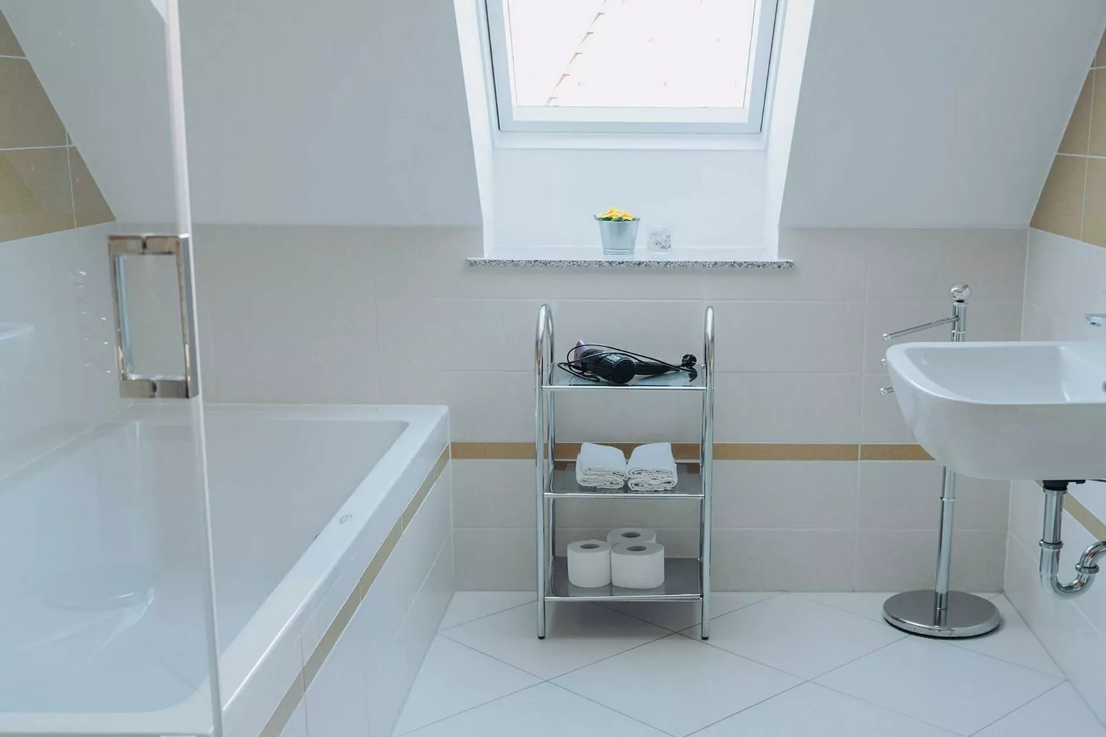 Enchanted Misty Valley Cottage Apartments - Comfort One Bedroom Apartment (owner 4)-Badkamer