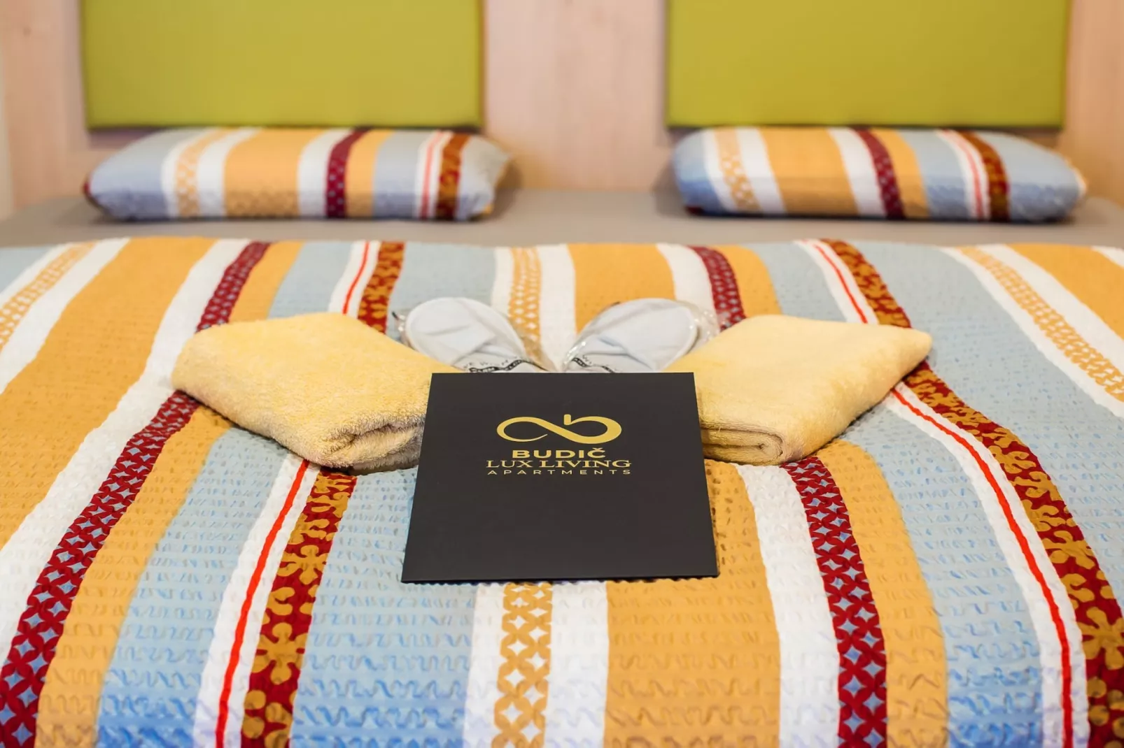 Elegant and Stylish Retreat Apartments with Terrace - Studio Apartment with Terrace-Slaapkamer