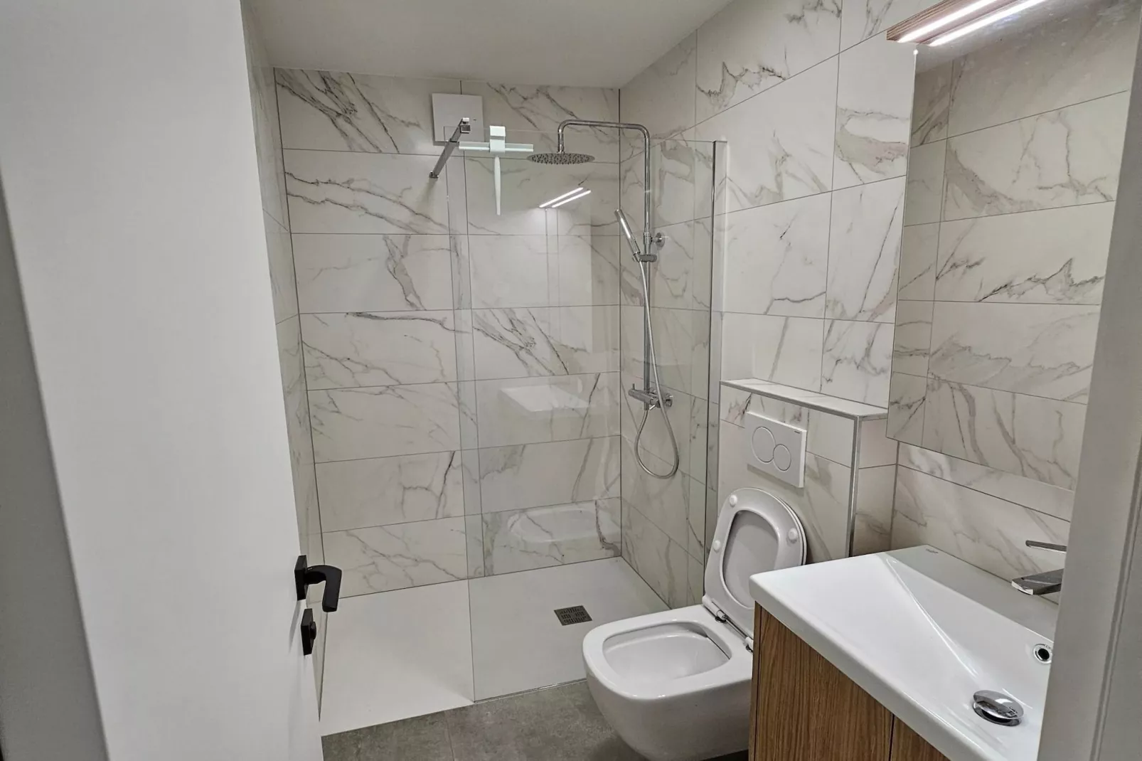 Portoroz Apartment with Sea View and Hot-Tub - One Bedroom Apartment with Sea View and Terrace-Badkamer