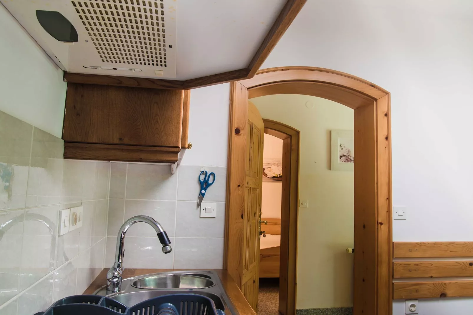 Rustic Authentic Holiday Home with Terrace and Wood Stove - Three Bedroom Holiday Home with Terrace-Keuken