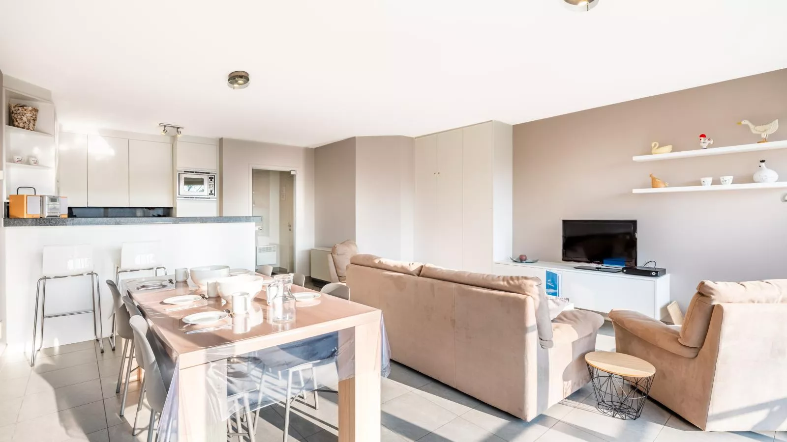 Aman dOr I-103-Woonkamer