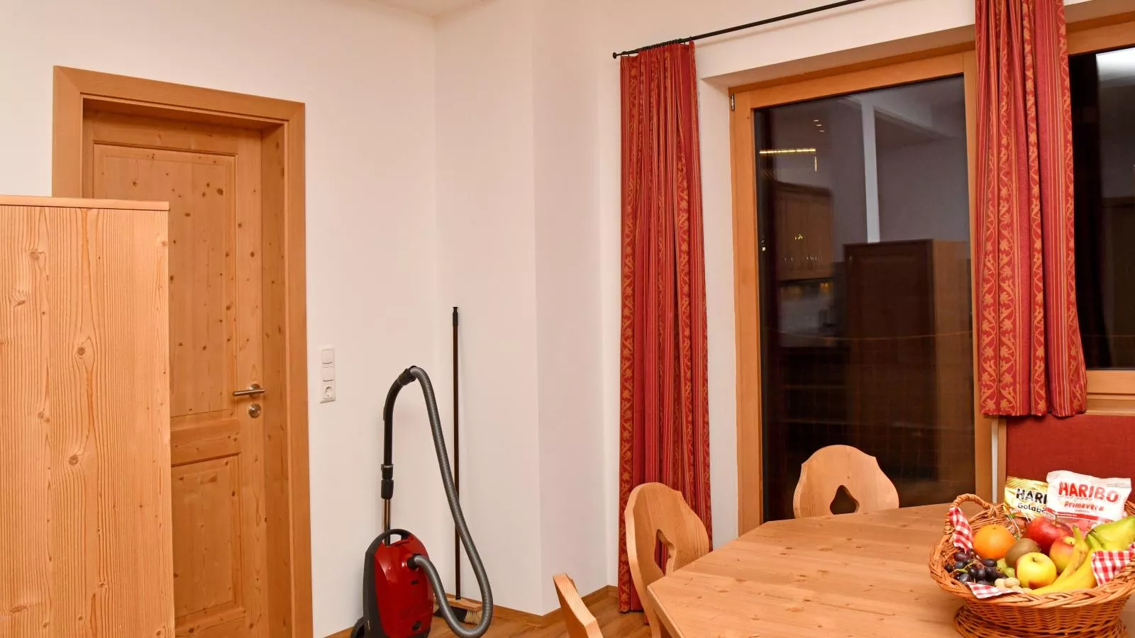 Apartments Next To The Ski Lift GF 2-Woonkamer