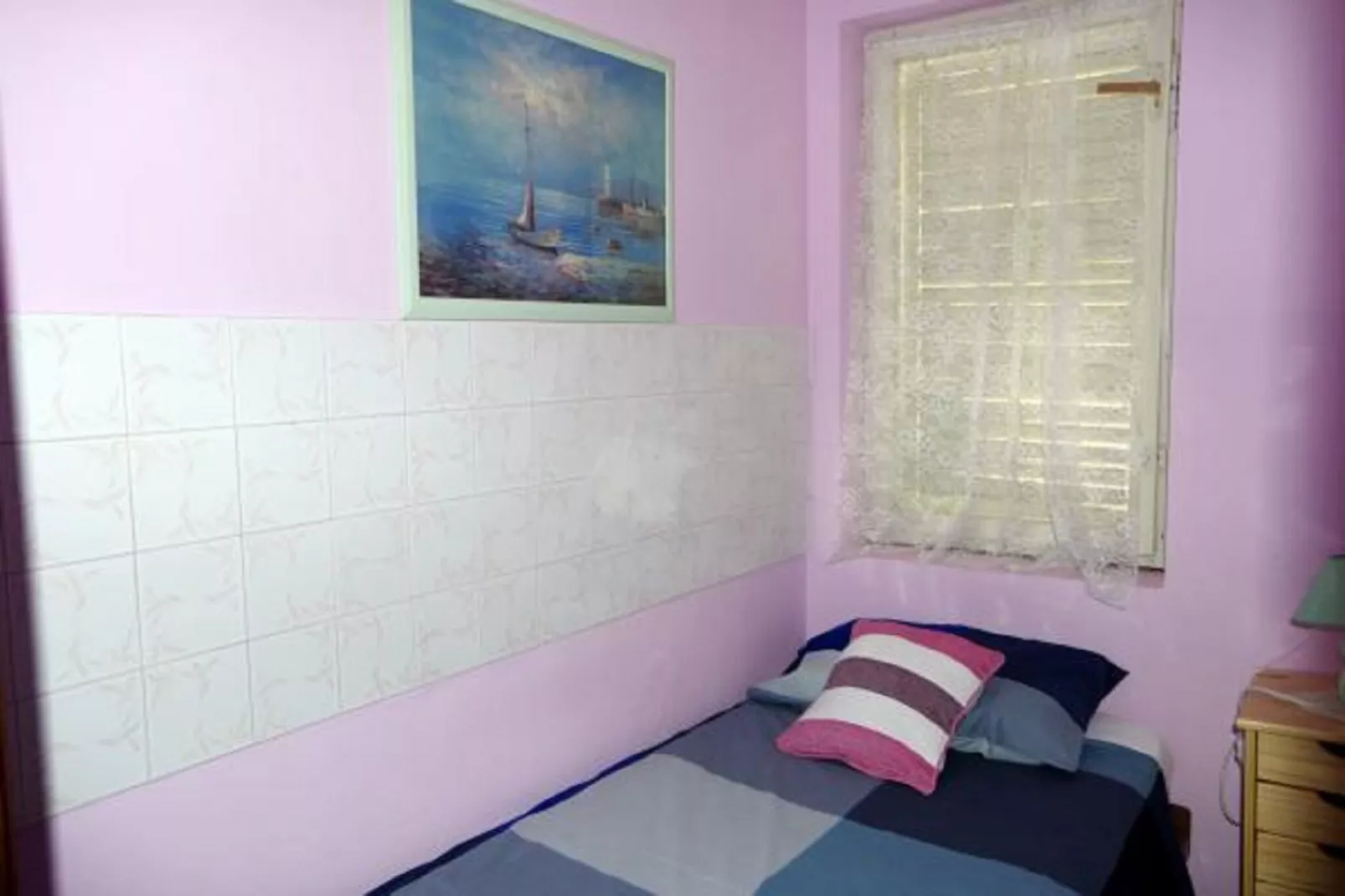 Serene Barbat Escape with Just Minutes from the Beach - One Bedroom Apartment with Balcony 2-Slaapkamer