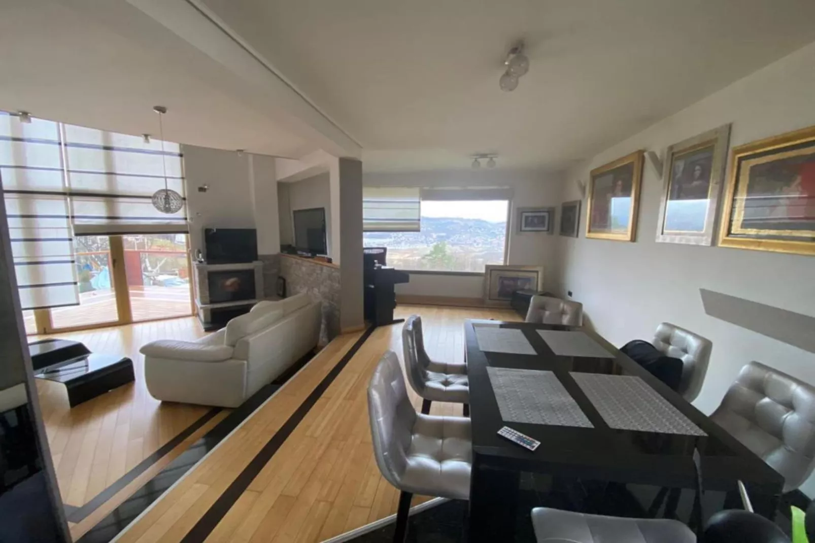 Villa Sarajevo Hills - Five Bedroom Villa with Terrace and Garden-Eetkamer