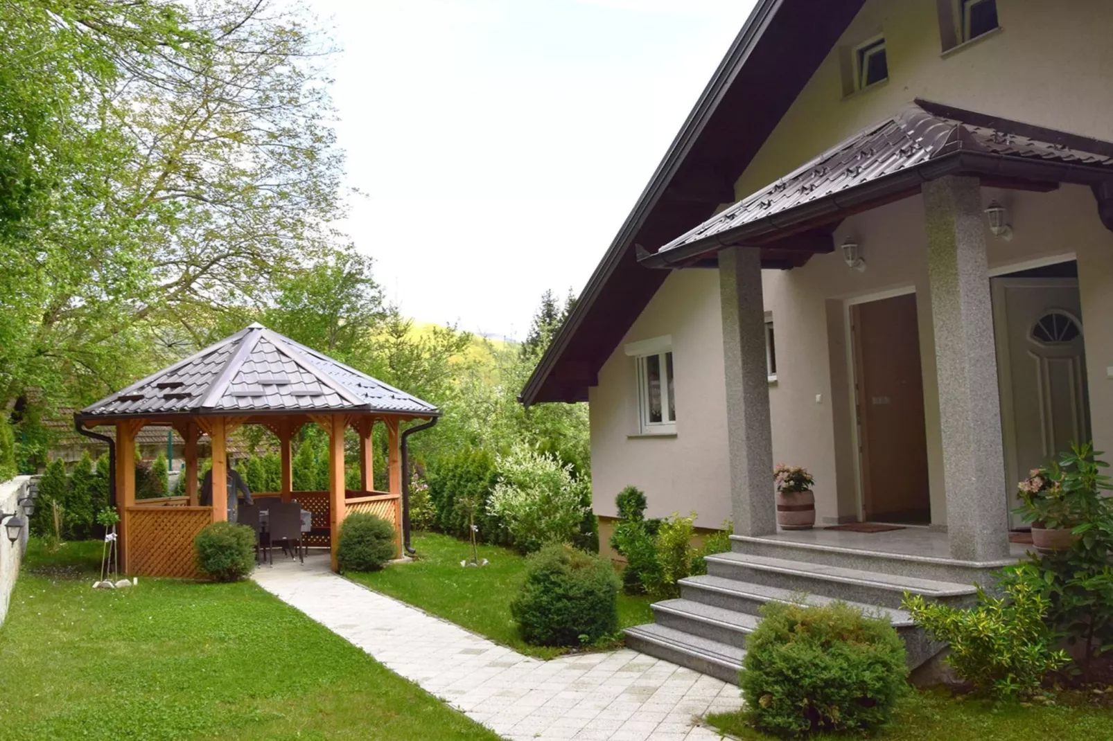 Apartments A&D - Superior One Bedroom Apartment with Terrace and River View (Deni)-Buitenlucht