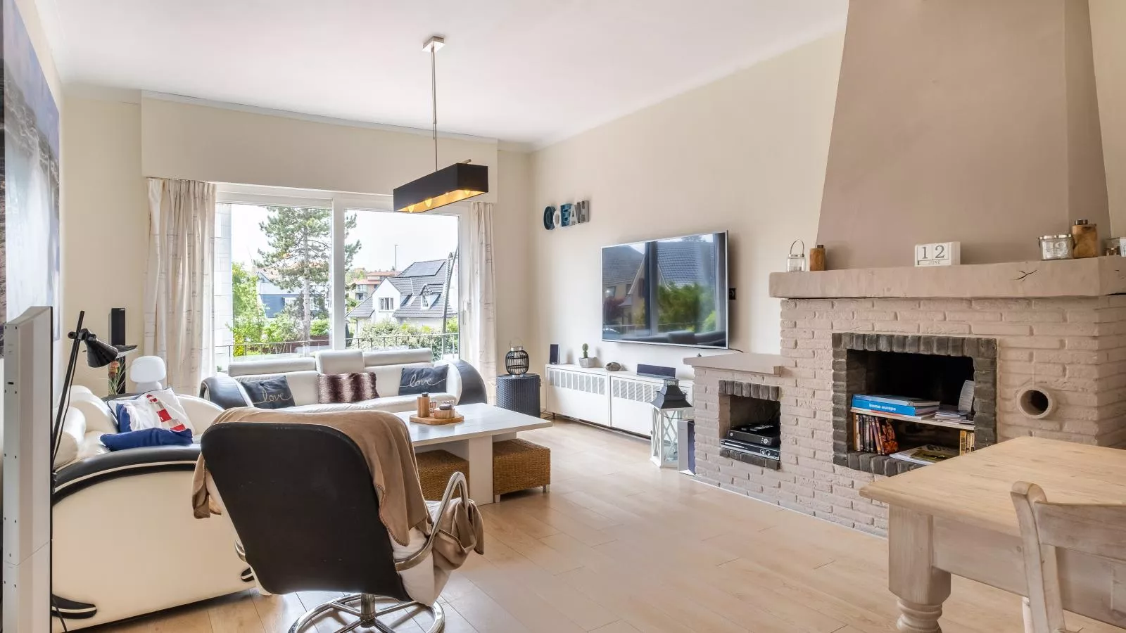 Illustrious-Woonkamer