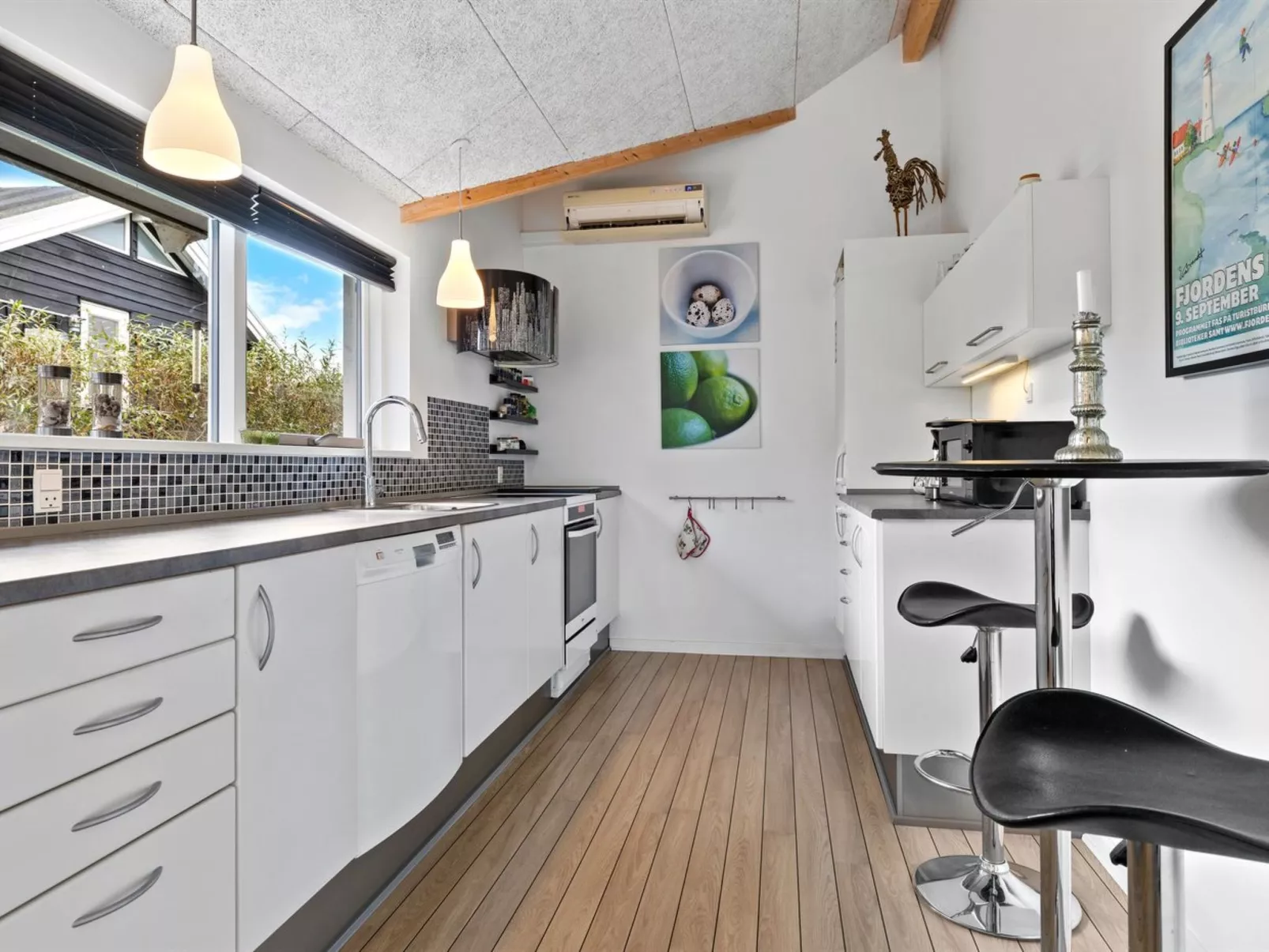 "Lanica" - 150m from the sea-Binnen