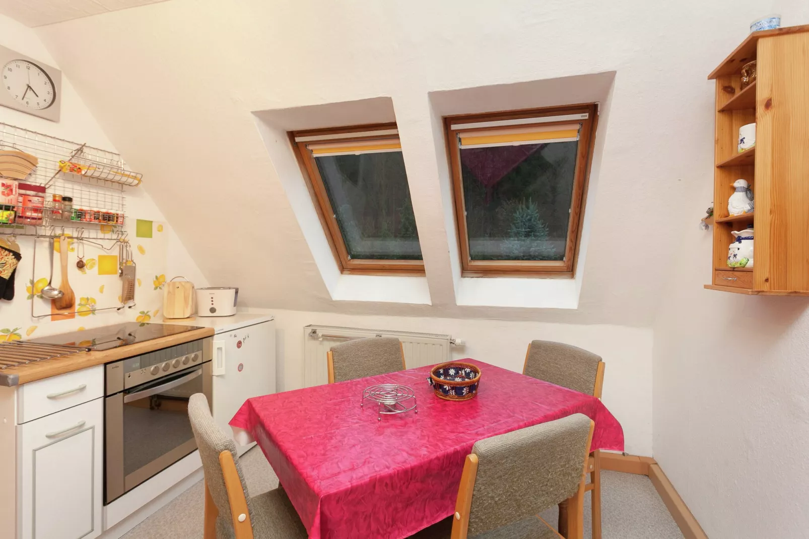 Ferienwohnung mit Kamin Am Waldrand-Eetkamer