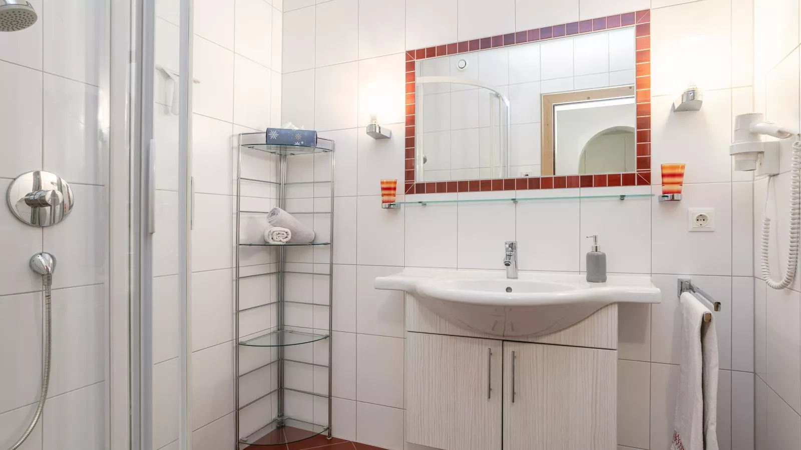 Landhaus Marchfeld Top 1  Top 2-Badkamer