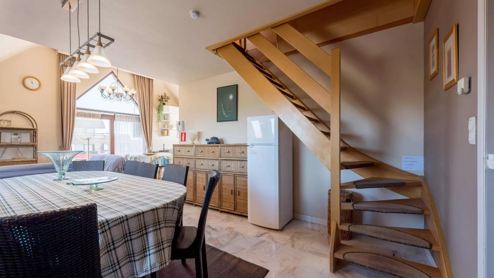 Aubépine troisième-Eetkamer