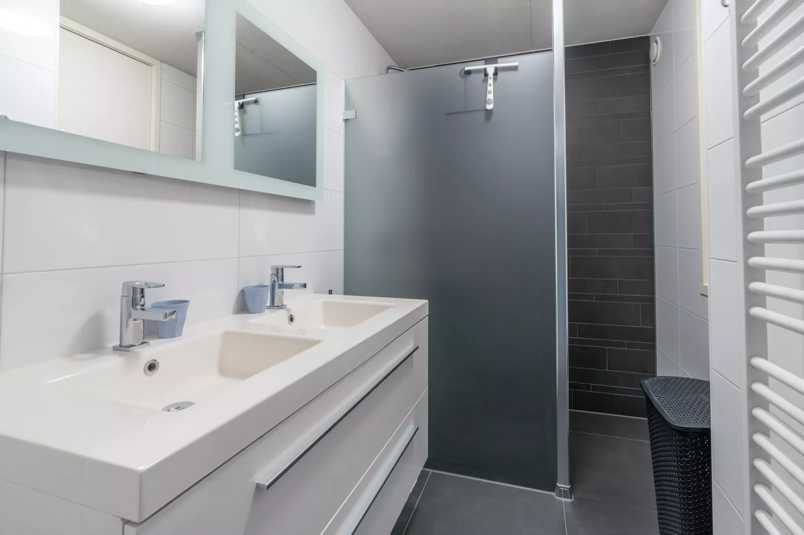 Juliana 050-Badkamer