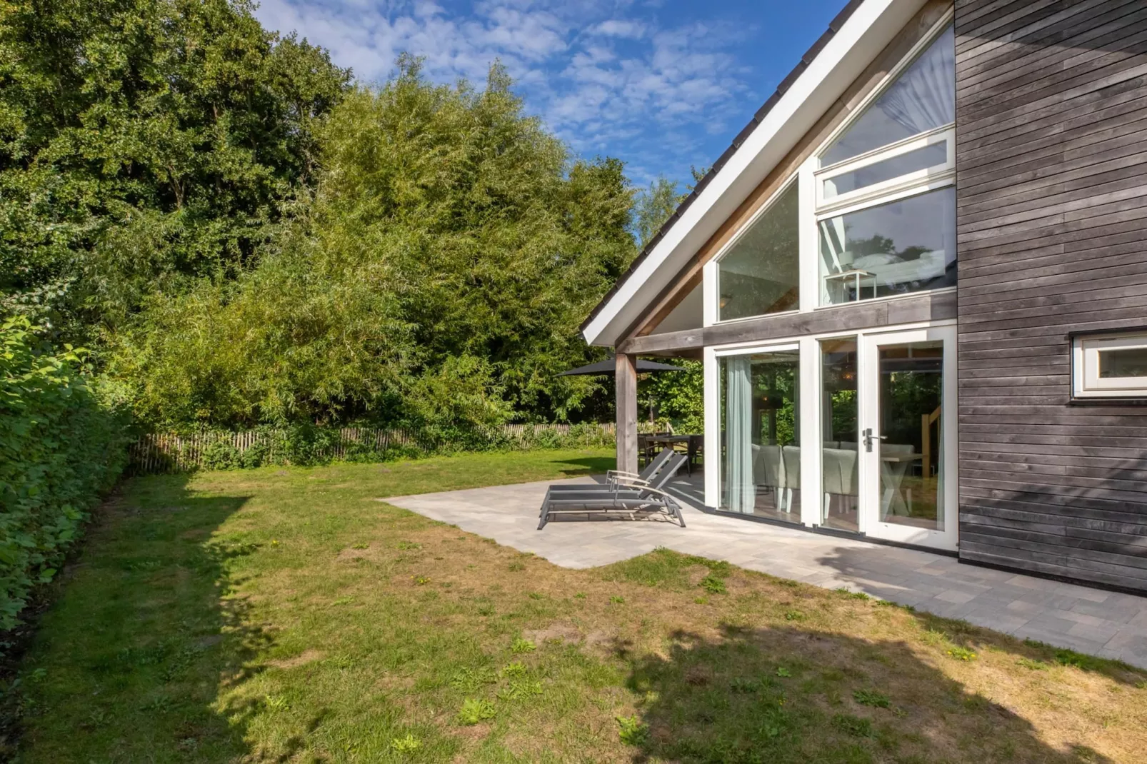 Zonnedorp 23 Zeeland Huis Renesse: Luxury Beach Holiday | Close to North Sea-Buitenkant zomer