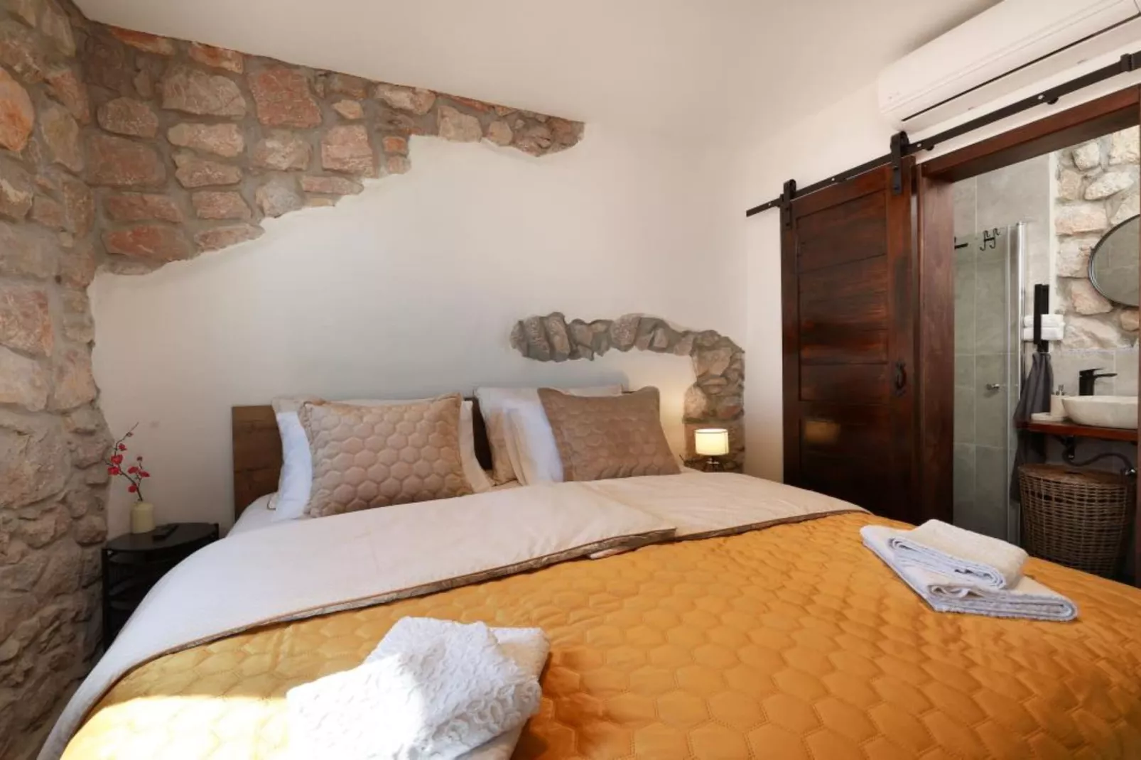 Ana’s Stone House Jurčić Kalić with the Pool-Slaapkamer