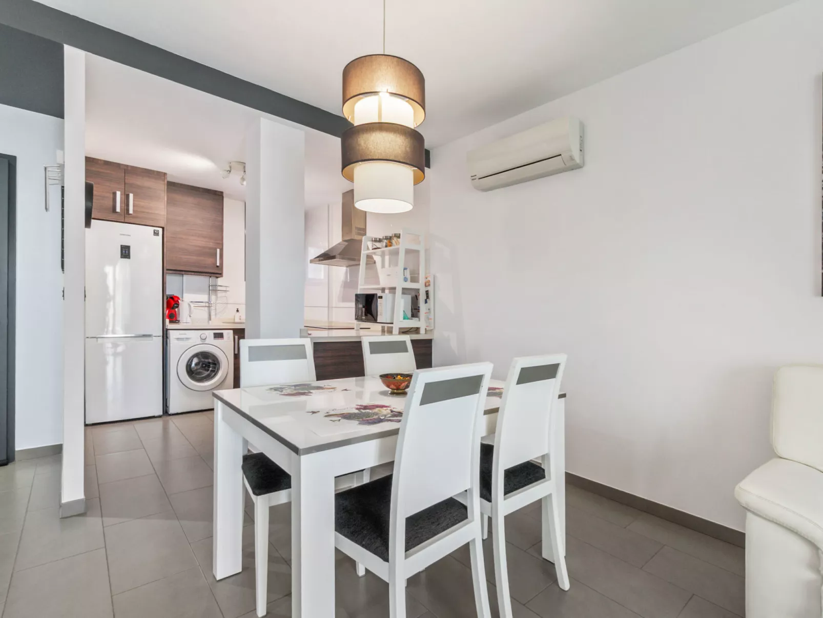 Oasis Beach 1-Binnen