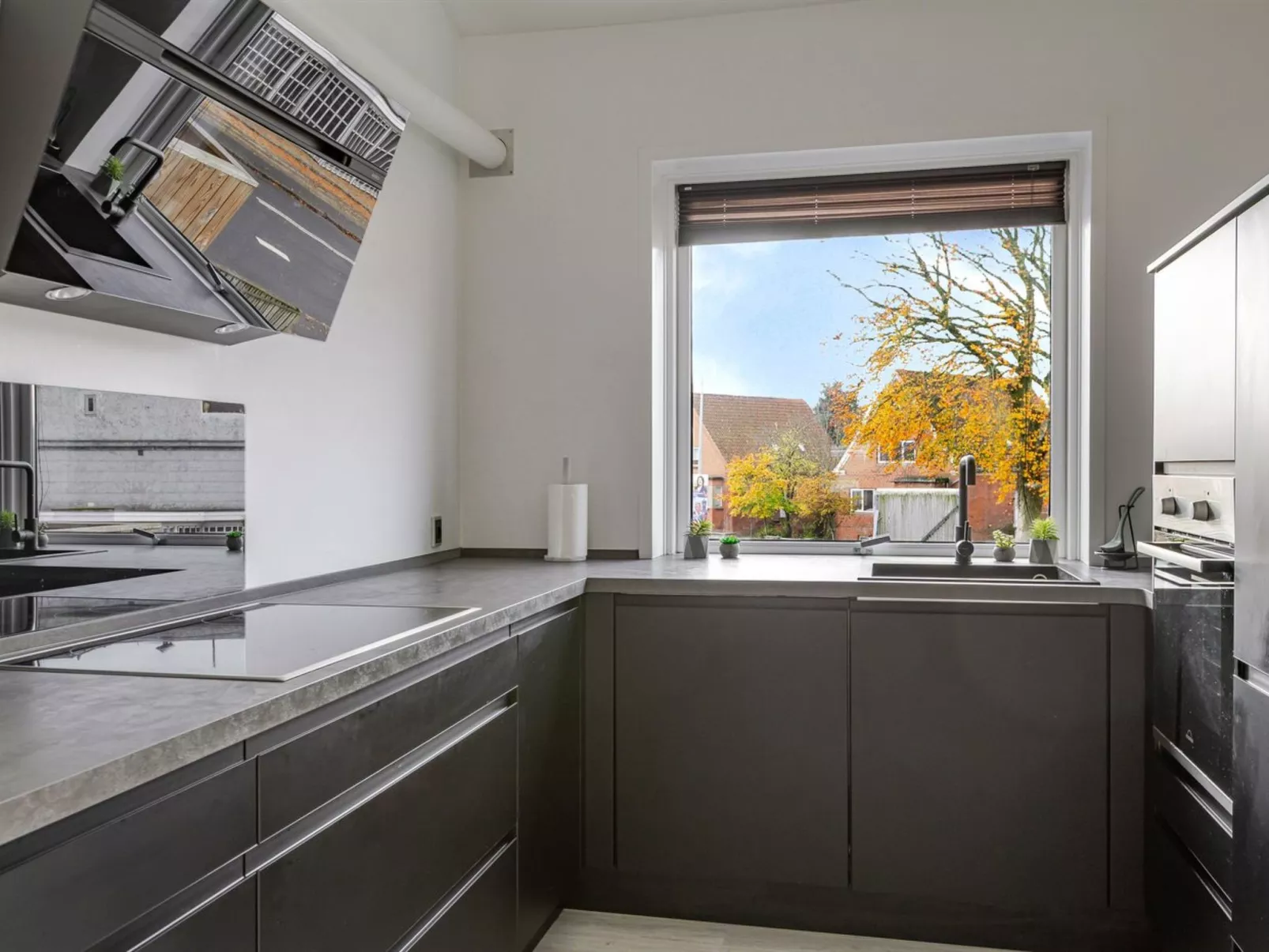 "Fader" - 31km from the sea-Binnen