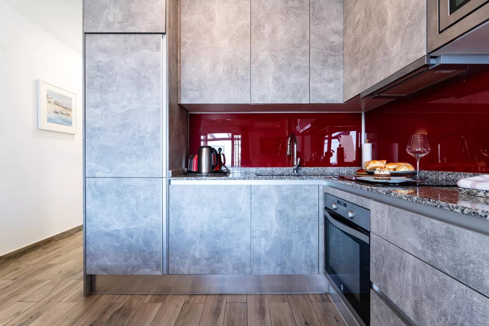 CT 401 - Faro's Beachfront Apartment in Calahonda-Keuken