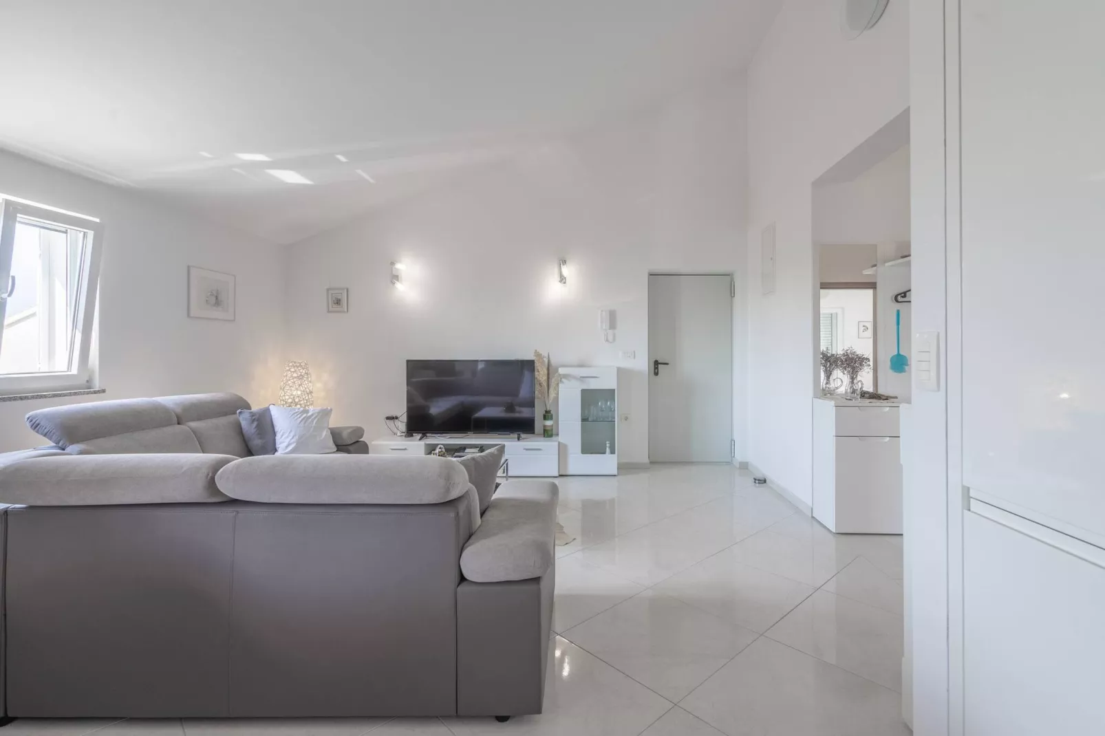 Sea view apartment Privlaka-Woonkamer