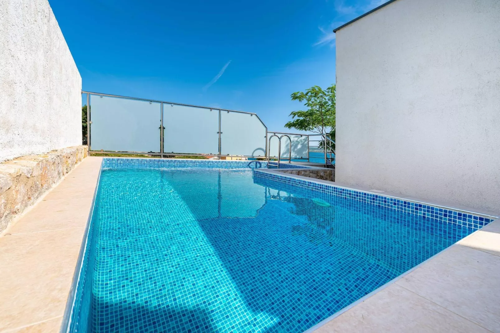 Sea view apartment Dajana-Zwembad