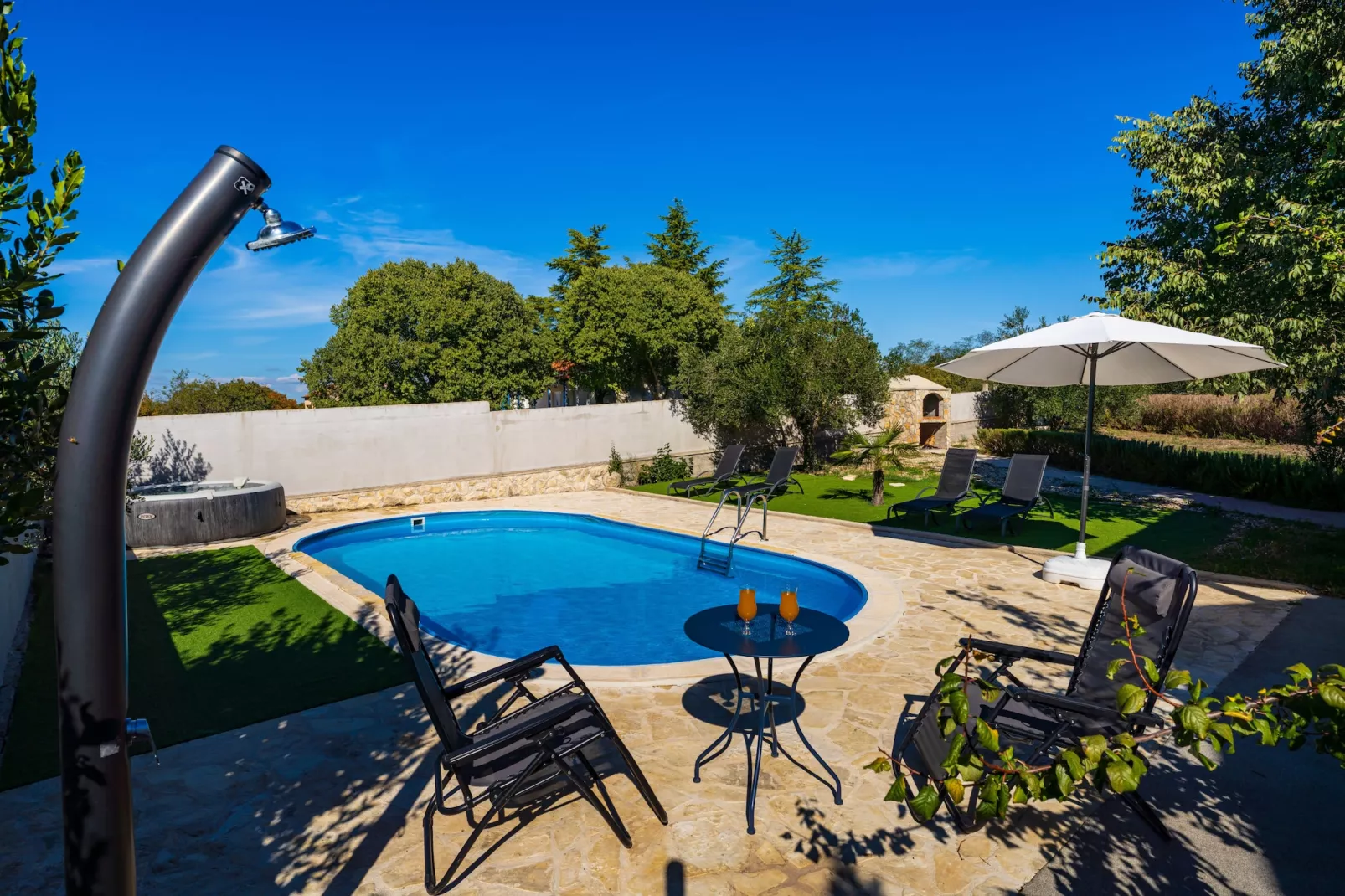 Holiday home Emily-Zwembad