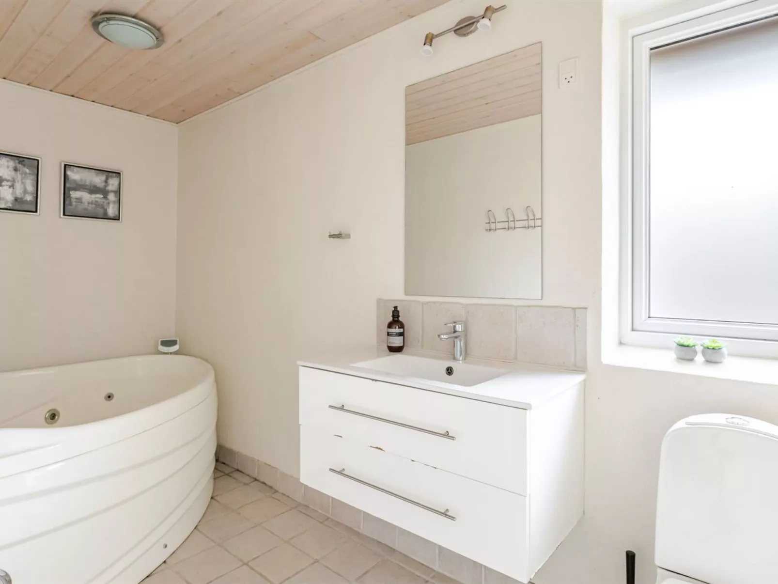 "Gildo" - 30km from the sea-Binnen