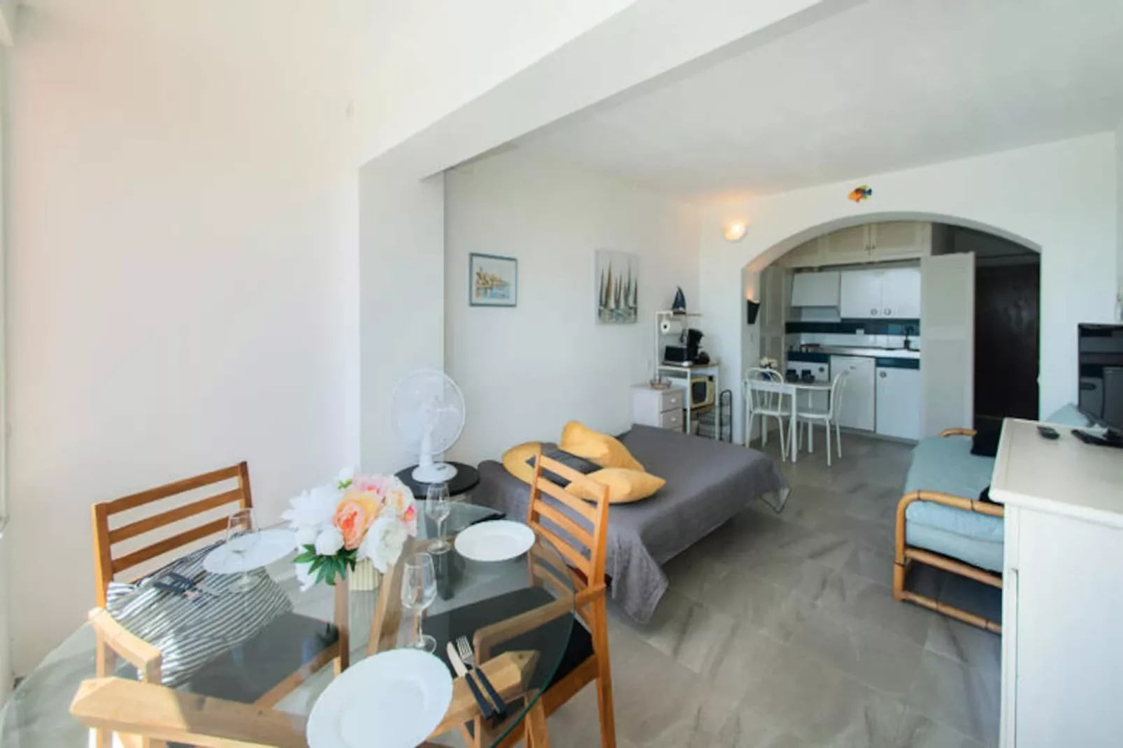 Studio à Roses-Niet-getagd