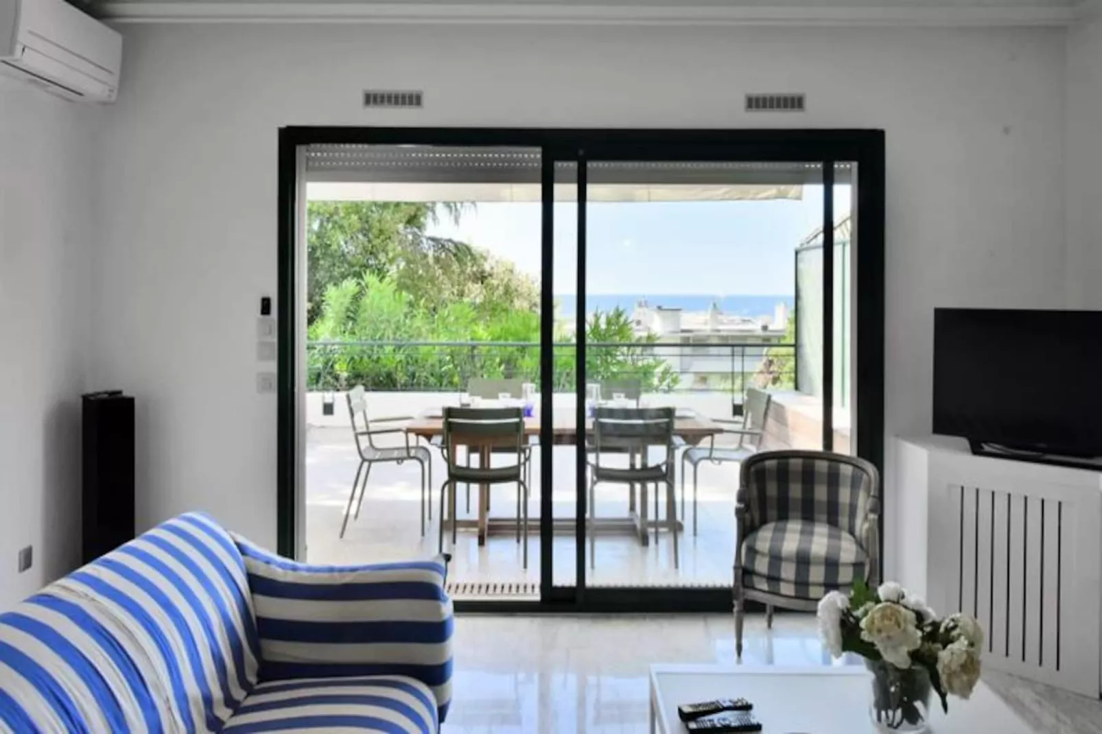 Résidence 4p Avec Grande Terrasse Et Piscine-Niet-getagd