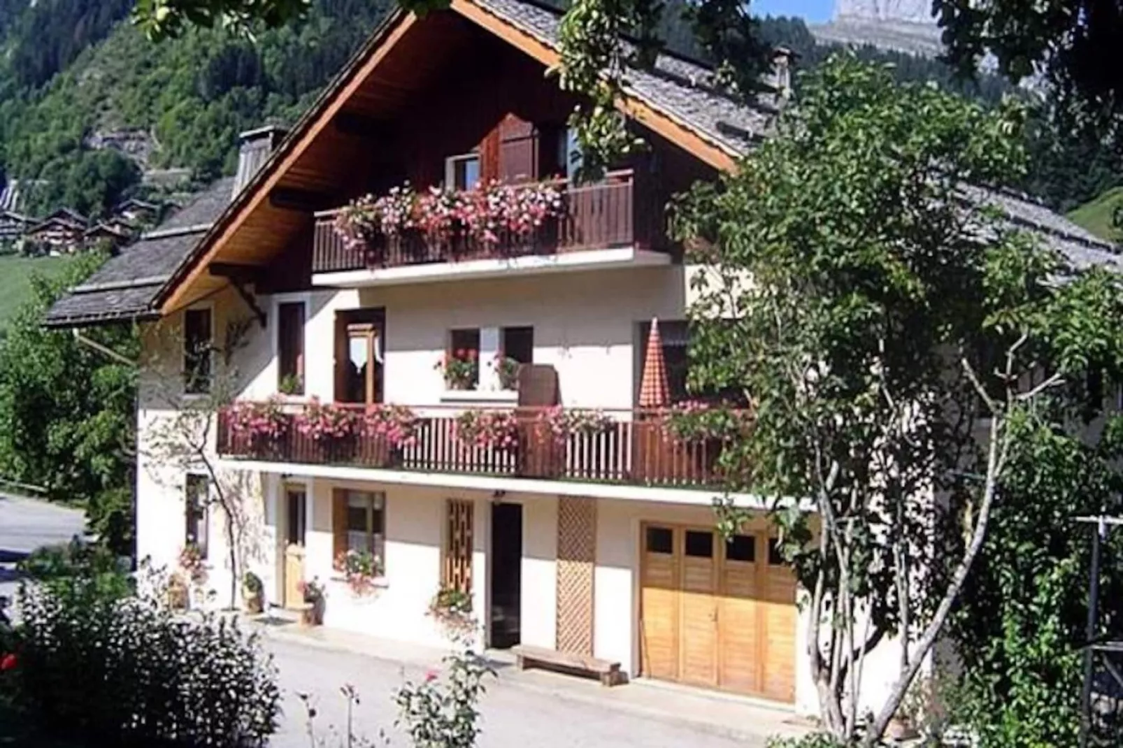 Résidence Vieux Noyer (Sorbier)-Niet-getagd